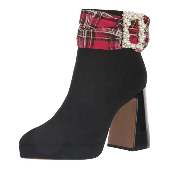 Betsey Johnson IDRIS Block Heel Pointed Toe Embellished Buckle Platform Boot 7M - Picture 1 of 13